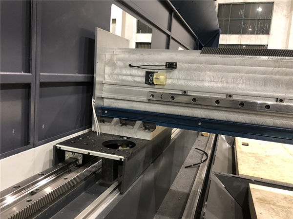 Mezinahiya piçûktir pîvanê qerase ya qerase ya laser qutkirina otomatîk 800 watt